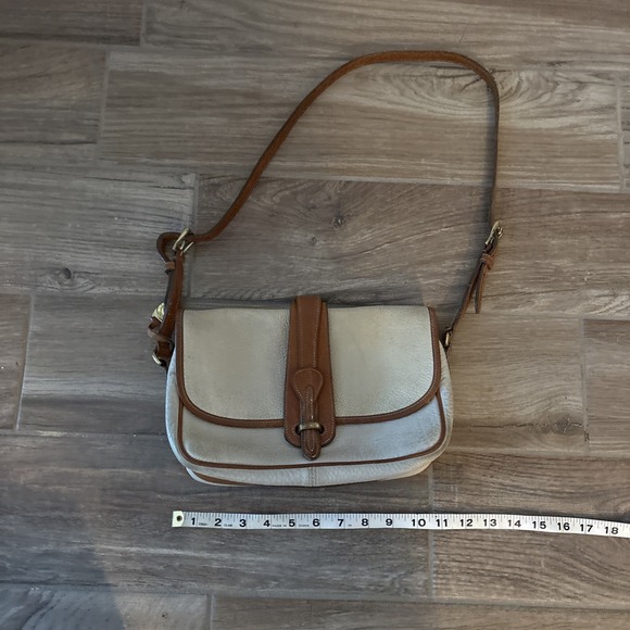 Beautiful vintage Dooney & Bourke cream Pebble Leather Crossbody Handbag Charm - Picture 14 of 16